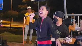 Download lagu Adik suara power,menangis to,ki kalau tengok-BIASAN,,,ramai yang tercengang bila dia tarikkk mp3