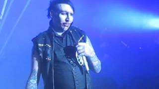 Marilyn Manson apologizes to a fan after Irresponsible Hate Anthem / Berlin Columbiahalle 6.11.2015
