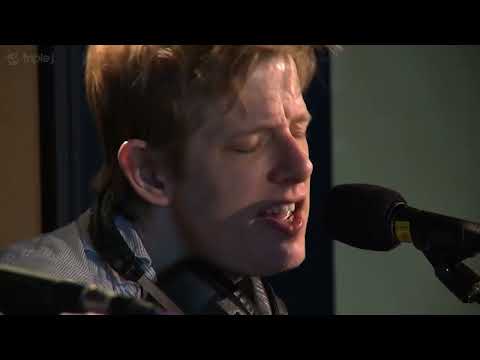 Divine Fits – Hungry Heart (Bruce Springsteen cover) | Live on Triple J – Like A Version (2/8/13)