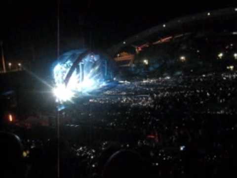 Coldplay - "Fix You" Live @ Udine 2009