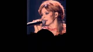 Myléne Farmer émue aux larmes