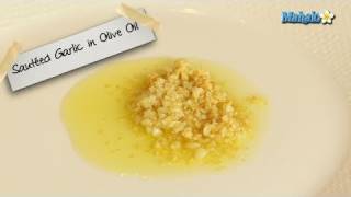 How to Sauté Garlic in Olive Oil