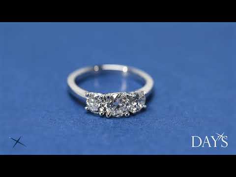 Diamond Three Stone Engagement Ring in Platinum (1 1/2ct tw)