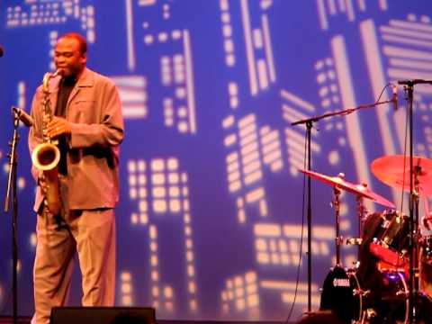 James Carter Organ trio plays Nuages