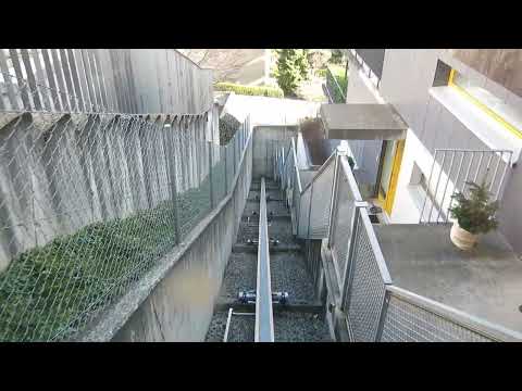 Standseilbahn Schrägaufzug in Brugg Talfahrt Hersteller Heutschi funicular inclined lift