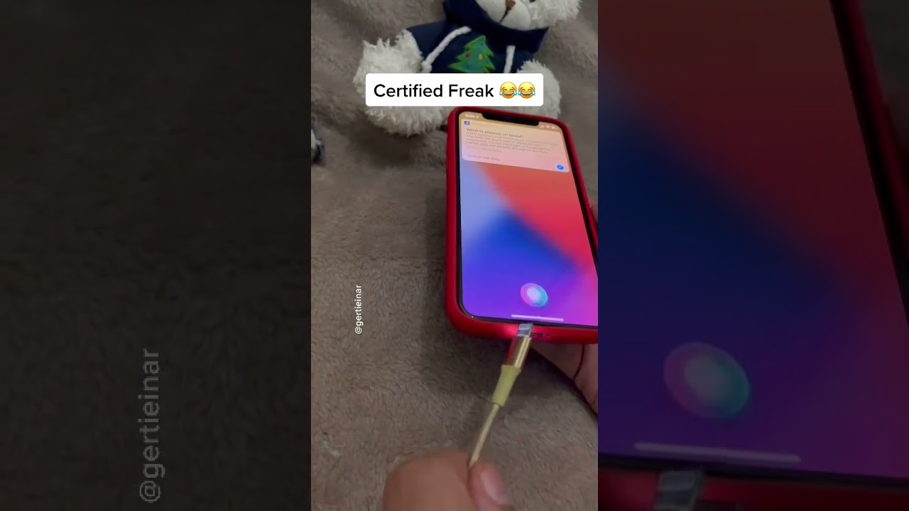 This Siri Is DEFINITELY Broken 😳 #Shorts
