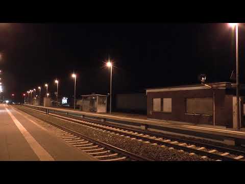 Br 225 073 und 225 021 mit beladenen Baustoffzug Durchfahrt Ahlhorn nach Cloppenburg im März 2014