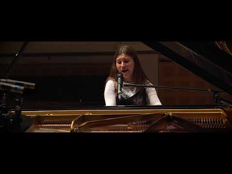 Mared - 'Dolig Dan y Lloer [Official Video]