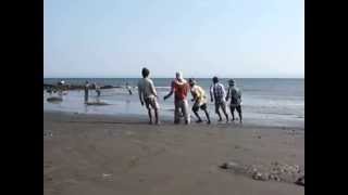 preview picture of video 'Nelayan di Pantai Baluk Rening Bali'