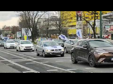 S mirnih protesta u Sarajevu poslane i poruke podrške miru u Ukrajini: ”Probudi se, Bosno“