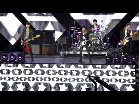 CNBlue sings HeyYou SBS KPop Super Concert Verizon Amphitheater California 11/10/12