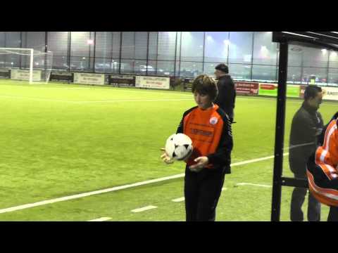 10 nov 2011 VV De Meern C2 - Jodan Boys C2 vr 11-1 Doelpunt Calvin uit corner Shane