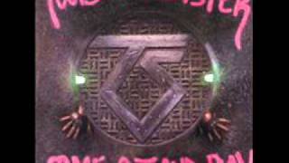 Twisted Sister - Be Chrool to Your Scuel.wmv