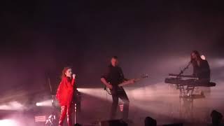 Goldfrapp - Everything Is Never Enough (Hollywood Bowl, Los Angeles CA 9/18/17)