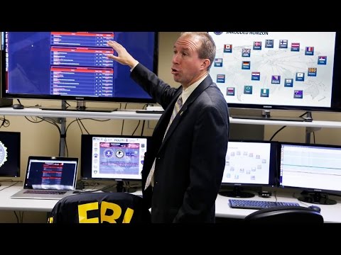 Departamento de Justicia trabajará  con el FBI en emails de Clinton