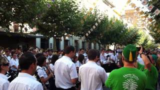 preview picture of video ''Fiesta en Jijona', 20 Agosto, 2011 (fragmento).'