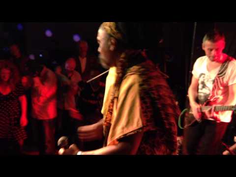 YASUS AFARI - live in Concert/ PUT IT EEN. Euro Tour April 2015.