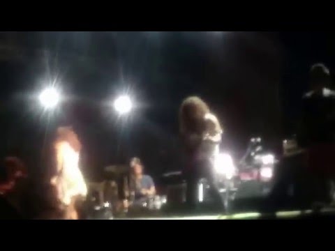 Charlie Parra y Gala Brie teloneando a COLDPLAY en LIMA - PERÚ, 5 de abril 2016 (intensos instantes)