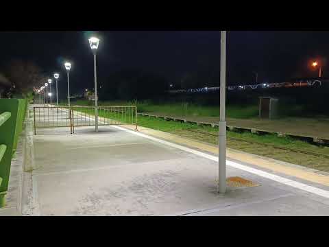 Alco (8263) liviana realizando maniobras por "Estación La banda" en plena noche 🚂 🌃