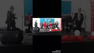 Te necesito! Cantando con la orquesta Los tropicales!