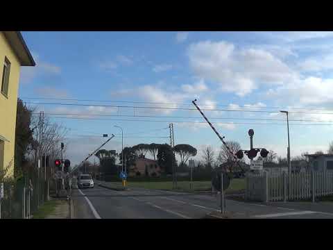 Passaggio a livello con semibarriere di via Bagnara #2 - Lugo (RA) / Level Crossing / Paso a nivel