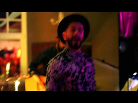 2THEUNIVERSE - she's a maniac on the floor @ SUMMER NIGHT LOUNGE