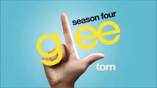 Download lagu Torn Glee... mp3