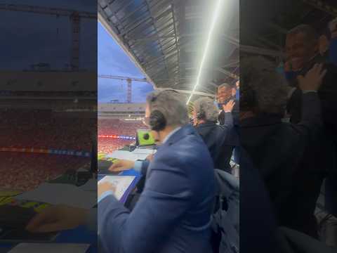 🤩 Les réactions de Sonny, Omar et Benjamin au coup franc incroyable de Marcus Rashford !