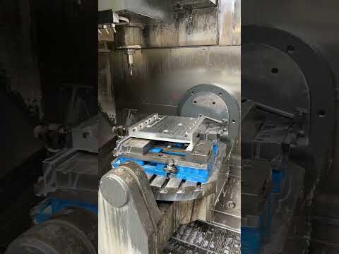 2013 HAAS UMC-750 Vertical Machining Centers CNC | CNC EXCHANGE (1)