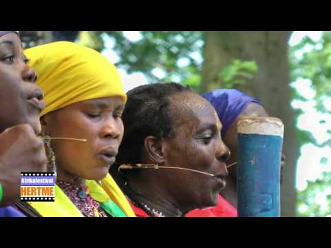 Chouk Bwa Libéte - Neg Ayisien - LIVE at Afrikafestival Hertme 2015
