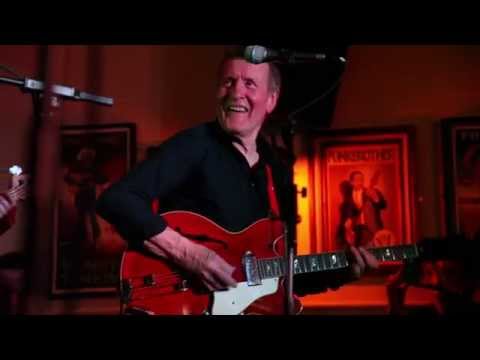 PICK UP THE PIECES - The Hamish Stuart Band Live @ The Duke March 2015!