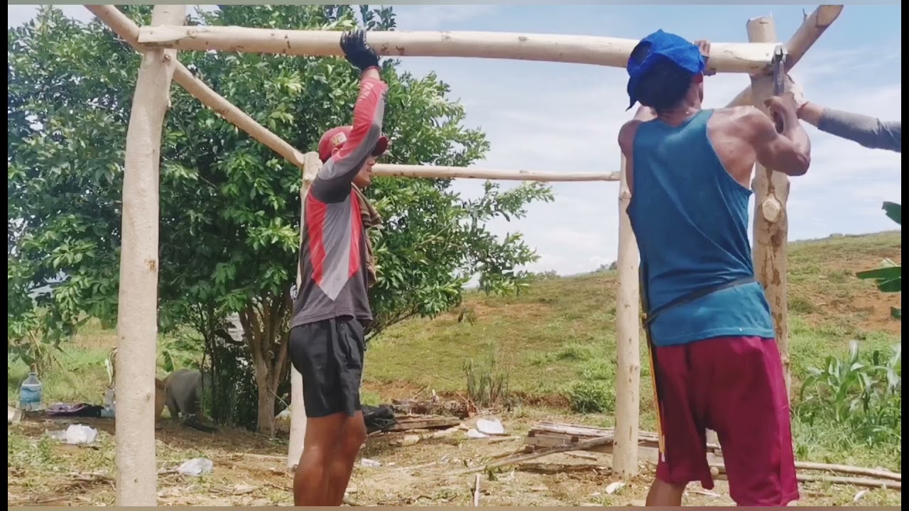 Putar video Simpleng pagawa ng bahay kubo sa bukid (Part 1) sekarang Simpleng pagawa ng bahay kubo sa bukid (Part 1)