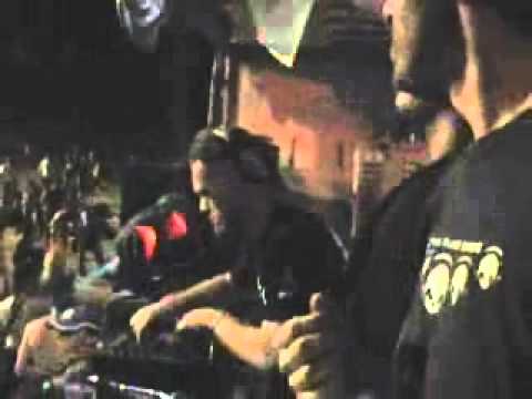 Streetraveparade antiproibizionista 2005 netunes truck 17 Bologna