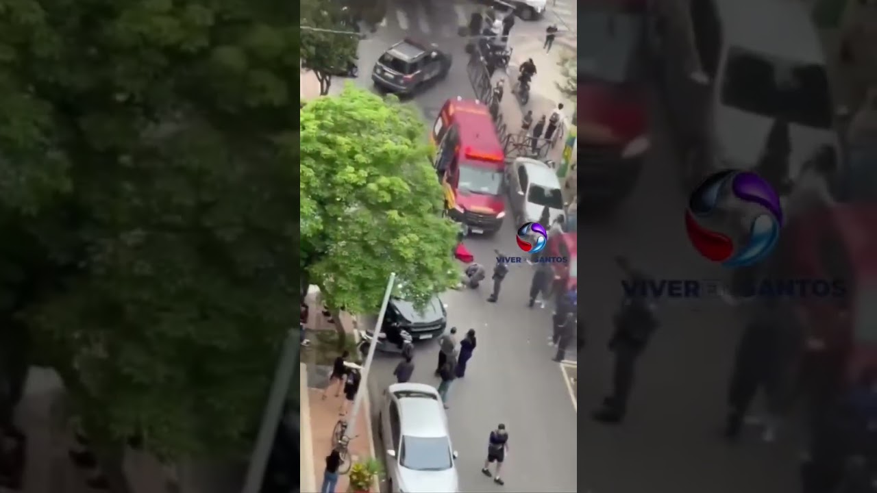 Três pedestres são atropelados na rua Tolentino Filgueiras, em Santos, e um fica em estado grave.
