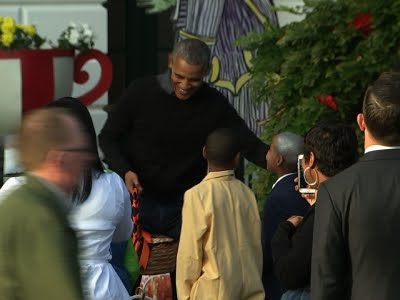 Obama's Host Final Trick-Or-Treat at White House - YouTube
