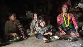 Cooking and eating local organic food in the village kitchen || Village life