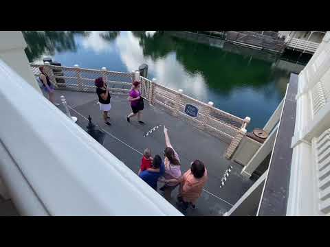 Haunted Mansion Line Queue 10/15/20 - YouTube