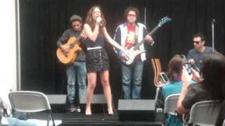 Luisa Maita Live in Apple CA - Desencabulada