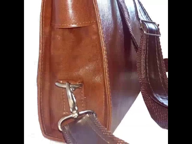 Vídeo relacionado con Mochila Maleta Athletic Club. Producto Oficial Negro con Detalles Rojos.