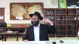 התוועדות י''ב תמוז תשפ''ה, כולל אברכים לוד (הרב אלחנן משה נחמנסון) - התמונה מוצגת ישירות מתוך אתר האינטרנט יוטיוב. זכויות היוצרים בתמונה שייכות ליוצרה. קישור קרדיט למקור התוכן נמצא בתוך דף הסרטון