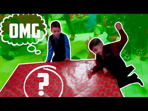 CHRISTMAS PRESENT PRANKS ON MY FAMILY!!! *HILARIOUS*
