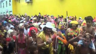 preview picture of video 'carnaval 2013 em vigia (bloco as virgienses)'