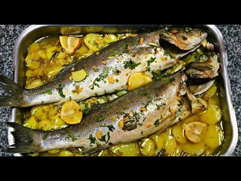 LUBINA AL ROMERO CON PATATAS AL HORNO