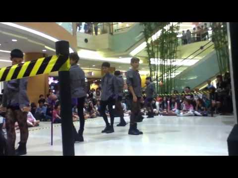 Turbo Cover T-ara - Day by Day & Cry Cry in Wedo Stage