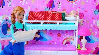 Elsa Birthday Party! Play Baby Dolls Barbie Anna, Rapunzel cooking cake  DIY Dollhouse Decoration