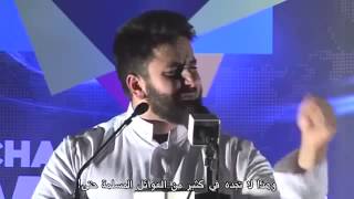 رجل يبكي لأن والديه رفضا دخول الإسلام