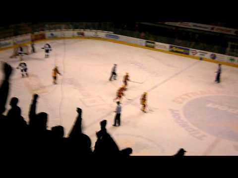 Gól Petra Fabuša v zápase Dukla Trenčín - Slovan BA v čase 64:59