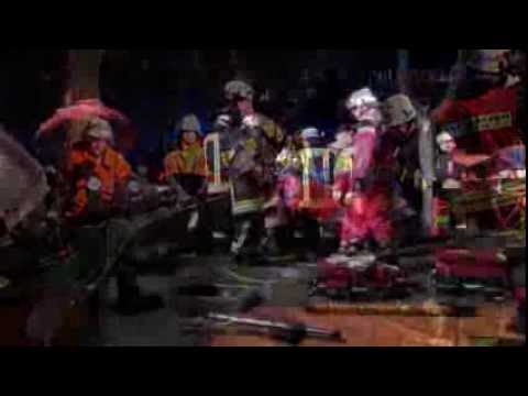 Zweistündige Rettungsaktion: 18-Jähriger prallt gegen Baum