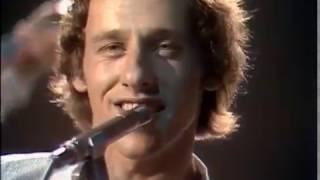 Dire Straits - Sultans Of Swing  (Official Music Video)