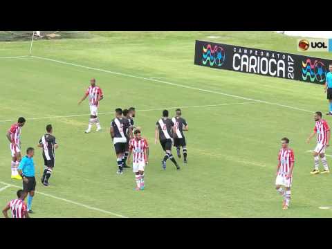 Vasco vence Bangu com gol olímpico de Nenê; carrasco Loco Abreu faz gol 400